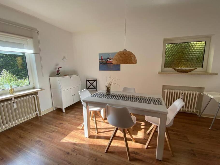 Feddersen Living Grosse Ferienwohnung - Garten - Terrasse - Smart Tv - Netflix Brunsbuttel Eksteriør bilde